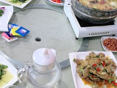 -墨脱石锅椰子鸡•香草鸭•东山羊(大东海店)