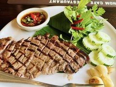 -Chom Cafe and Restaurant