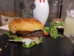 -HIGH FIVE哈福手工汉堡(桂林路店)