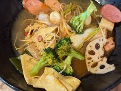 -万记麻辣烫国展总店