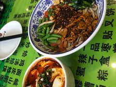 荞面削筋-令氏家外家周秦食府(高新店)