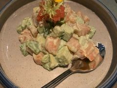 牛油果三文鱼沙律-夜上海(新天地店)
