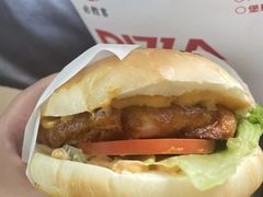 -必胜客(龙吴宅急送店)