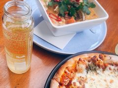 -12 Rocks Beach Bar Cafe