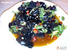 龙凤瓦罐煨汤馆-山椒木耳，味道也很好！-龙凤瓦罐煨汤馆(清江东路店)
