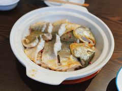 葱油蒸东海黄花鱼-1937青岛老味道·海肠捞饭·青岛菜(大鲍岛栈桥店)