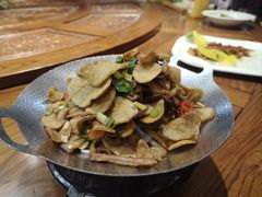 干土豆片炒黑猪肉-醉霖生态餐厅(交大店)