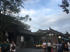 窄巷子星巴克对面-星巴克臻选(成都宽窄巷子店)