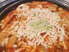 -三清洞摩西韩式年糕火锅(威高广场店)