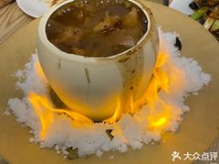 火焰焖罐小牛蹄-南山酒肆(南山董事绘店)