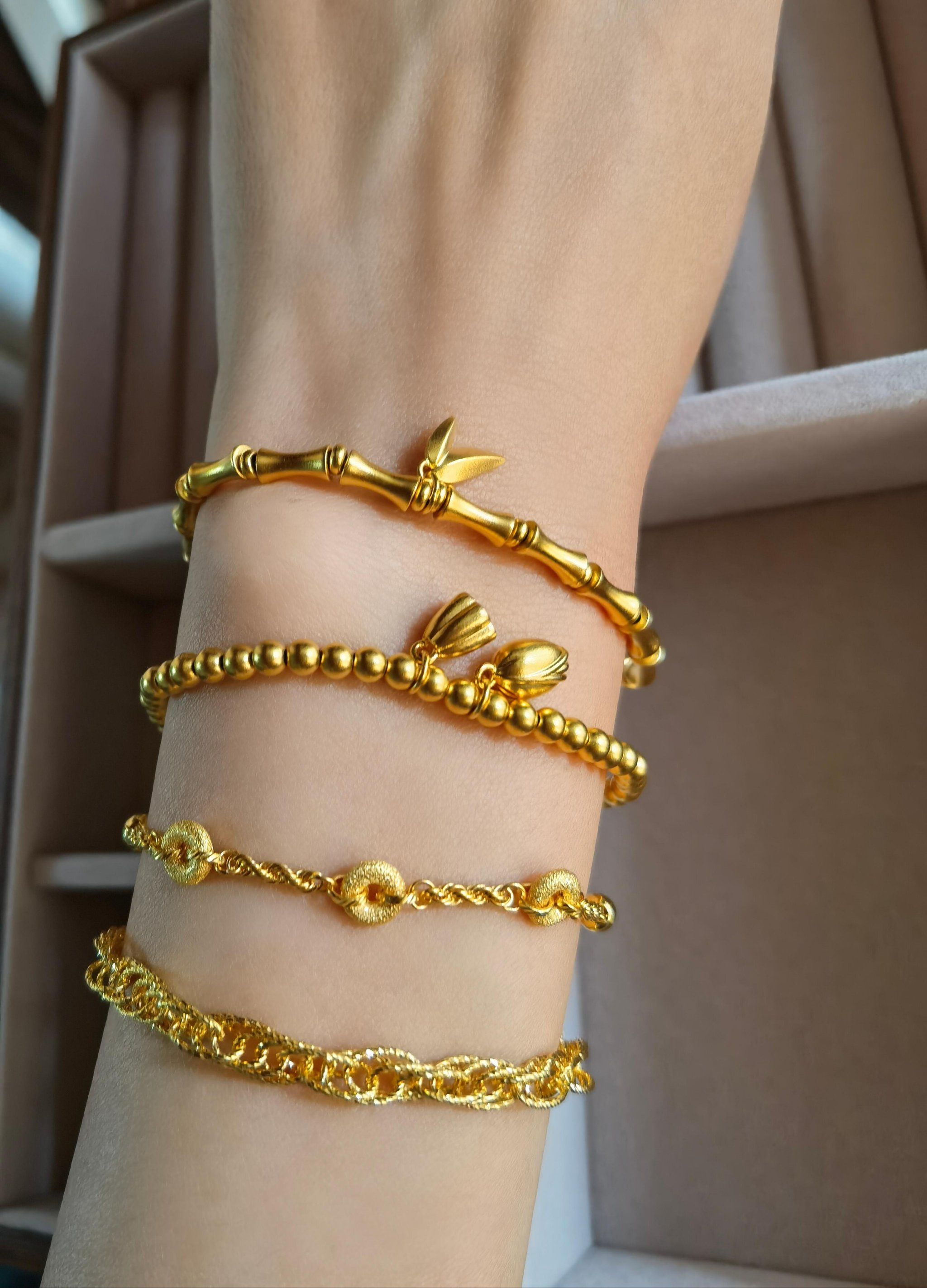 周大福传承系列纯金手链✨超划算!