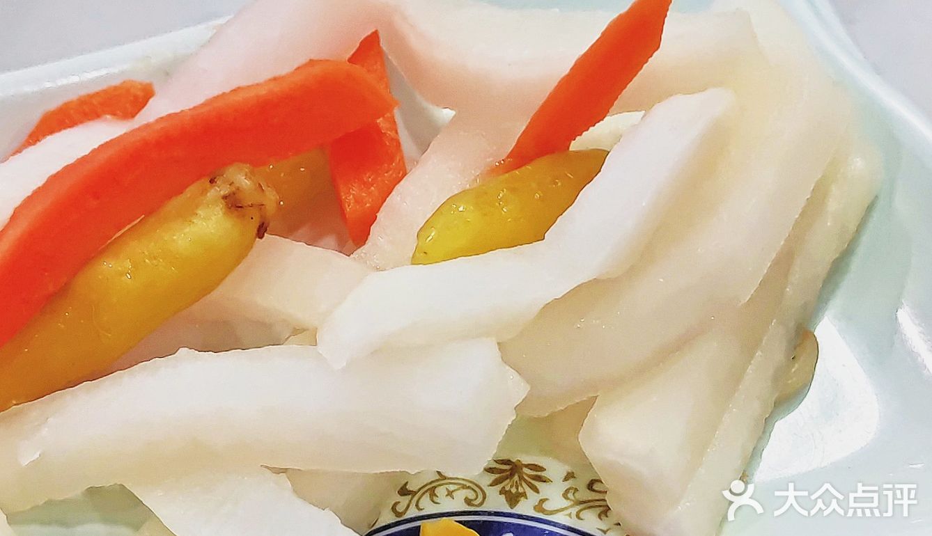 一碗能吃到两种口味的鸳鸯牛肉面还挺新奇的