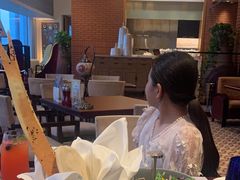-香格里拉鱼跃地中海西餐厅·牛排披萨