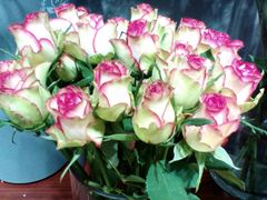 -何兮花店·气球派对鲜花店(马桥银春路万科城店)