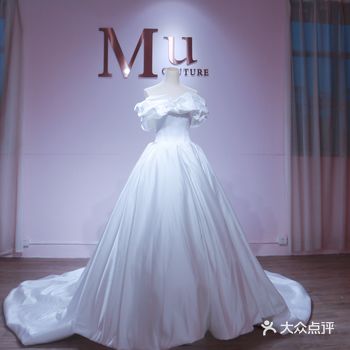 天使 羽般纯净的洁白  缎面婚纱