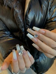 -HUII NAIL绘京美甲美睫会馆