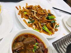 干炒牛河-稻香酒家·34年老字号·港式粤菜(汉街店)
