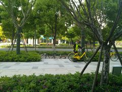 -龙湖虹桥天街-停车场