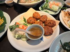 -大头虾越式风味餐厅(光明广场店)