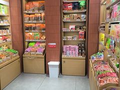 -良品铺子(白云新世界店)