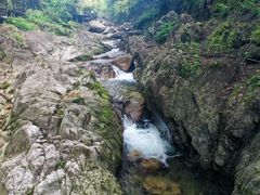 -燕子河大峡谷天坑仙境