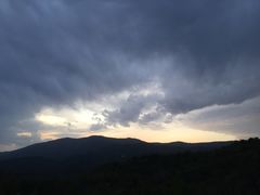 -鬼笑石后山停车场