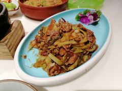 老山姜炒牛肉-原味田园·客家菜·土窑鸡(中航城君尚购物中心店)