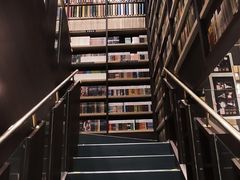 -钟书阁(群光广场店)