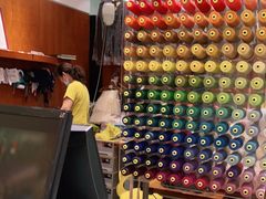 -玛奴拉改衣(万里家乐福店)