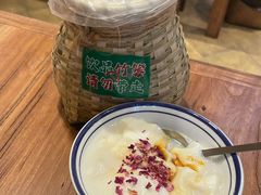 -云阿蛮云南生烫牛肉米线(奉贤路店)