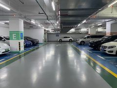 -新世界新丸中心-地下停车场