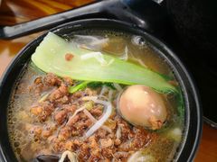 -丽虹云南过桥米线(兴工街店)