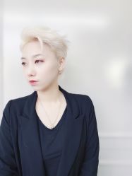 -变画·发型STUDIO