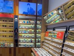-LOOK眼镜·蔡司依视路配镜(宝山万达店)