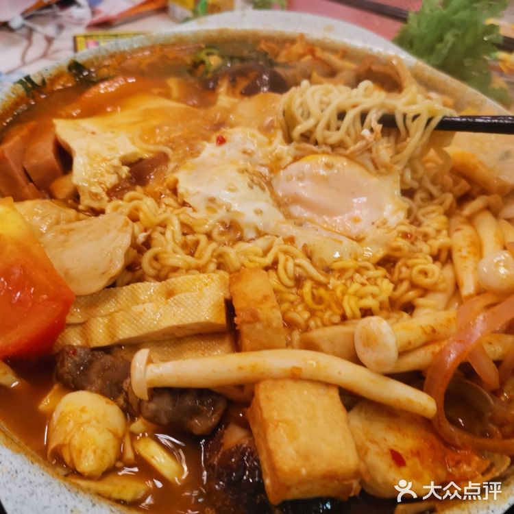 懒人食谱｜咕嘟咕嘟满满一锅部队火锅🥘