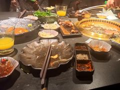 -铭牛烧肉·和牛海鲜自助(高新月牙湖店)