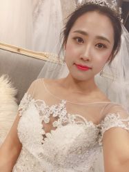 -艾米丽婚纱礼服