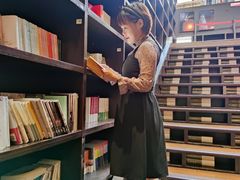 -钟书阁(松江泰晤士小镇店)