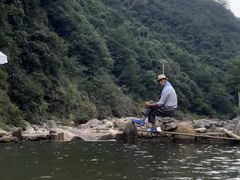 -安吉龙王山峡谷漂流