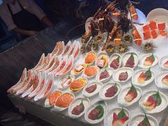 -雍容荟帝王蟹活龙虾展台自助(IFS黑金店)