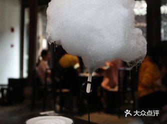 需要预约进入，不用我们是现场扫码预约，也能进