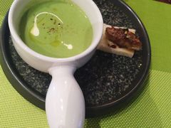 -香格里拉鱼跃地中海西餐厅·牛排披萨