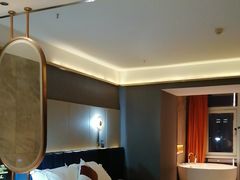 -Ting无边际江景酒店(重庆解放碑云端之眼店)