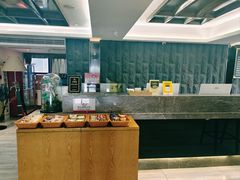 -红方格精致酒店(泸州金融中心万象汇店)