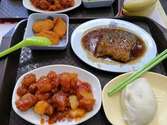 北京大学燕南食堂-"费了老大得劲才进到北大,肯定要在食堂里吃.