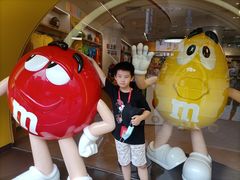 -m豆巧克力世界(上海世茂广场店)