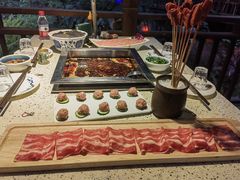 -二荆条·蜀鲜汇城市森林火锅