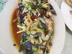 油泼黑头鱼-富临港·蒸汽海鲜·手抓海鲜·炒菜(栈桥店)