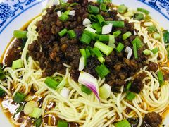 -渝之汇牛肉豌杂面