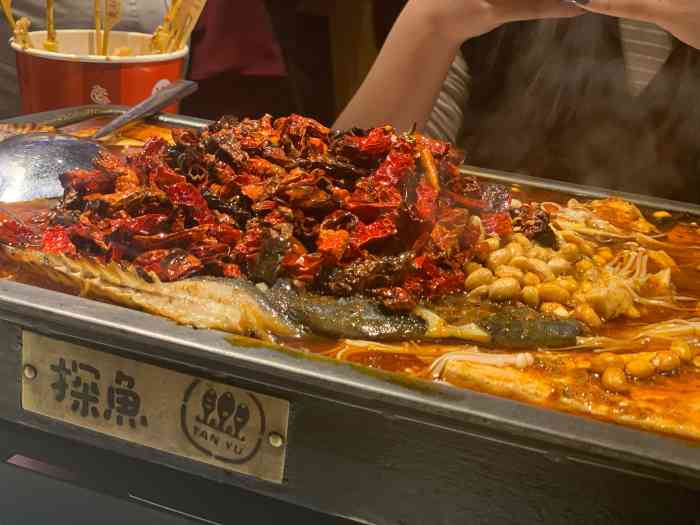 炉鱼(大悦城店)-"周一去的用的团购 感觉人还不少 也看见几.